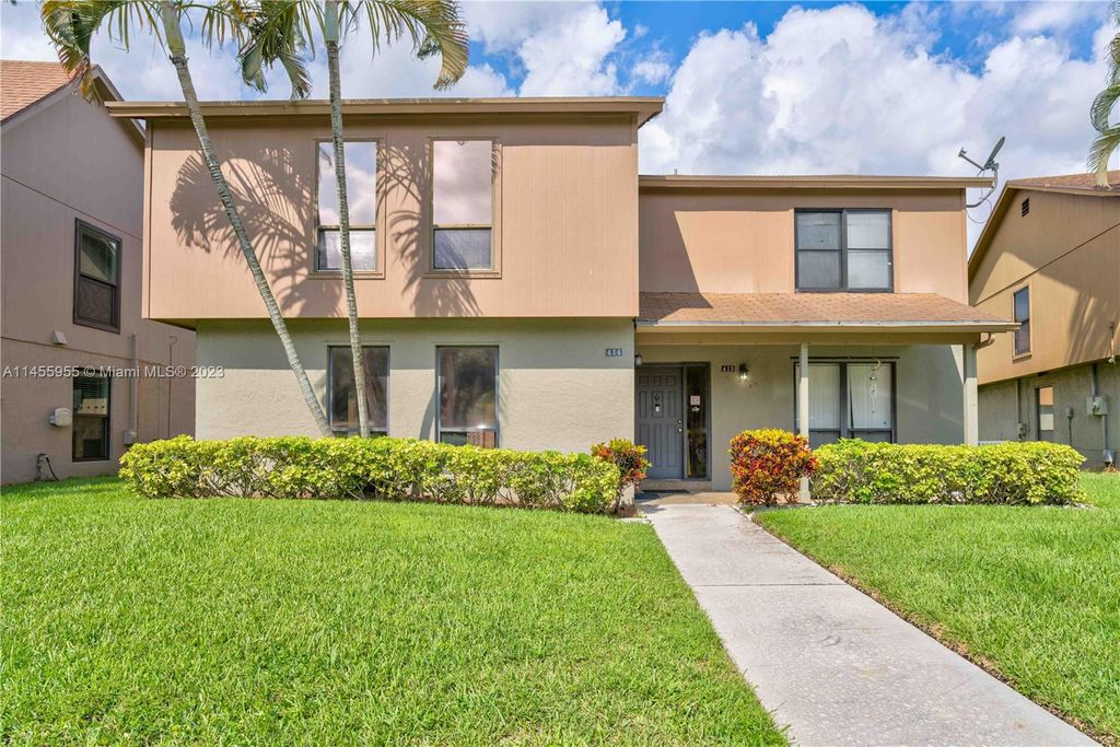 Photo of 414 Sandtree Dr, Palm Beach Gardens, FL 33403 (MLS # A11455955)