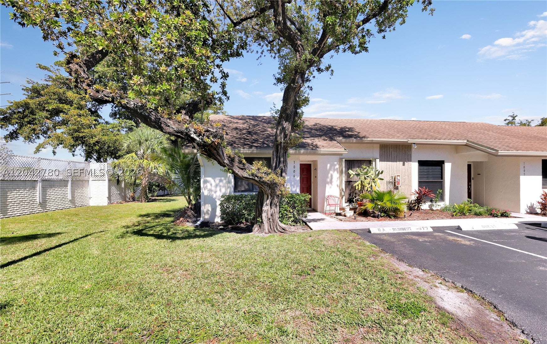 3064 S Oakland Forest Dr