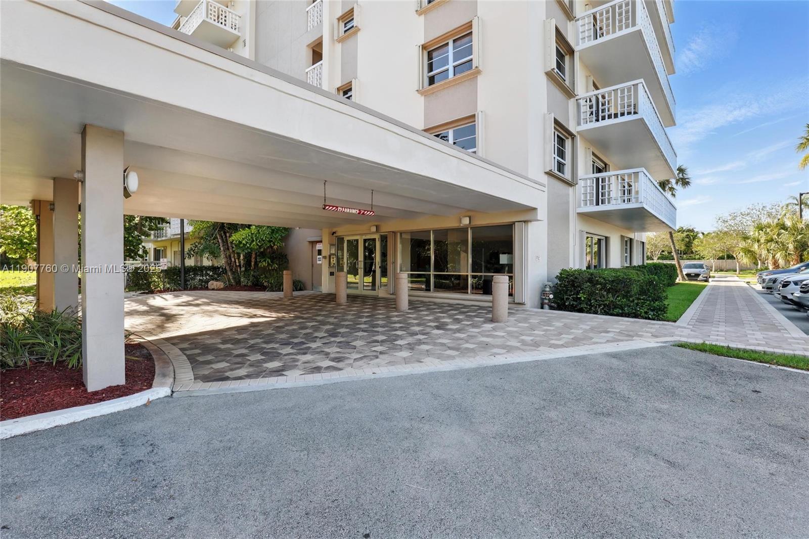 CORAL LAKE TOWER CONDO - Residential