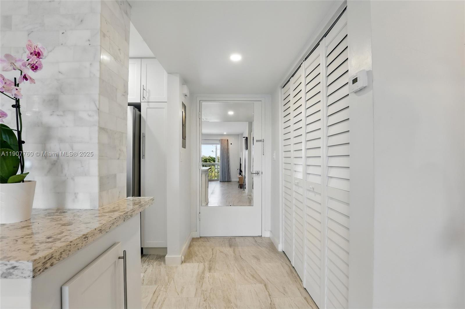 CORAL LAKE TOWER CONDO - Residential