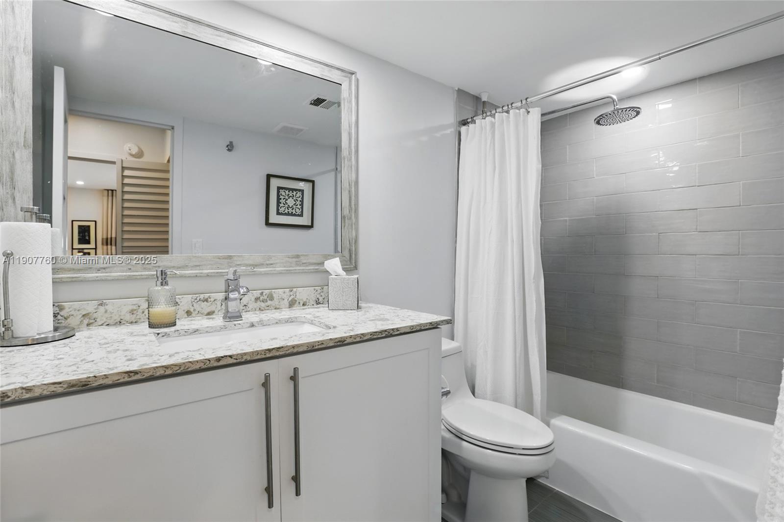 CORAL LAKE TOWER CONDO - Residential