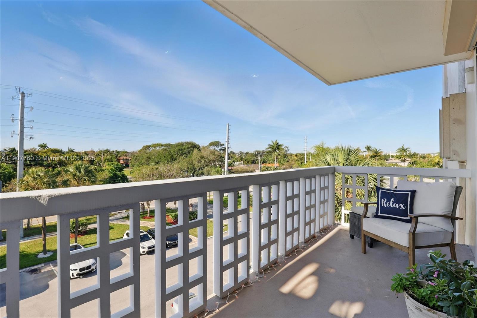 CORAL LAKE TOWER CONDO - Residential