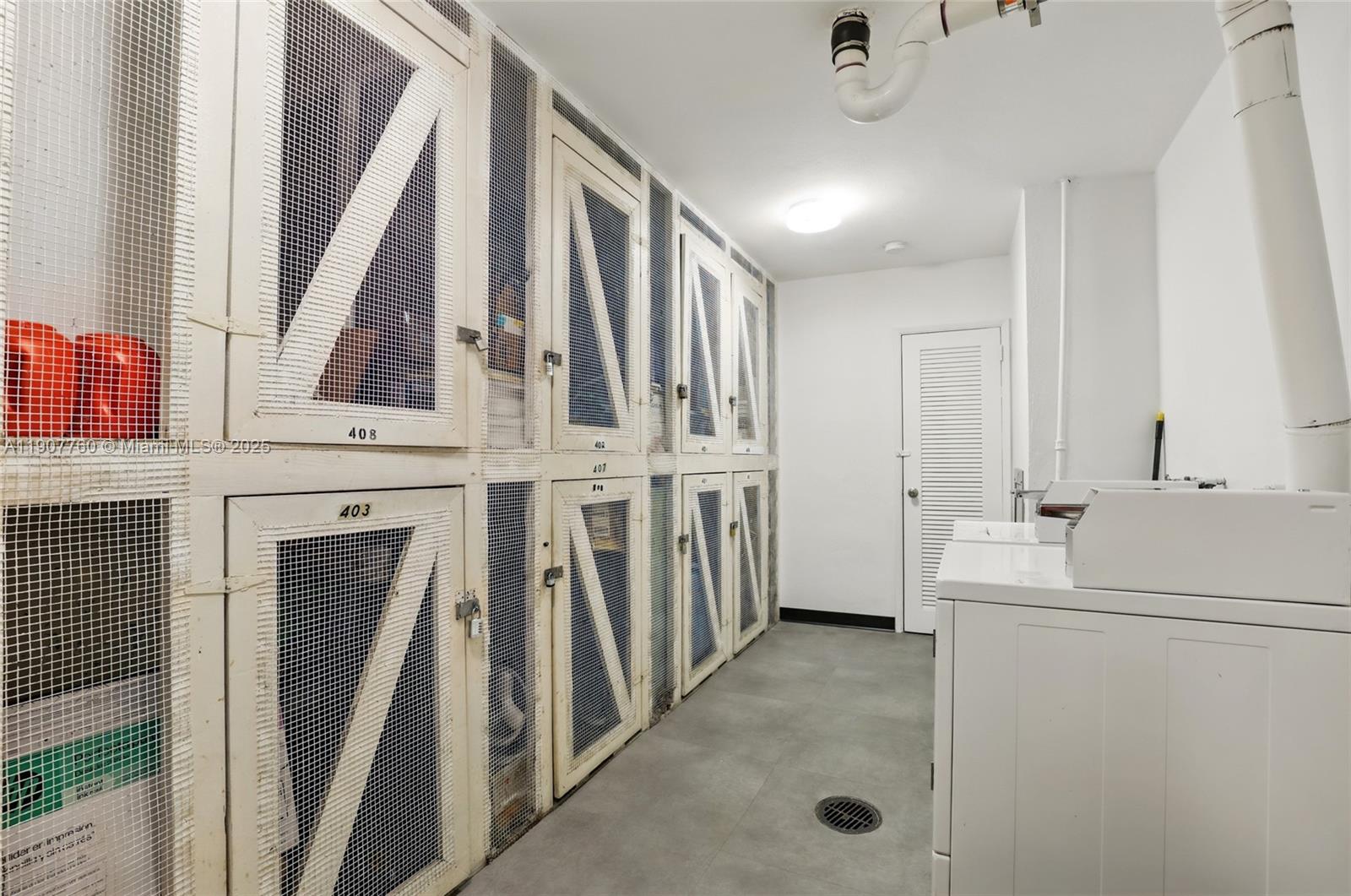 CORAL LAKE TOWER CONDO - Residential