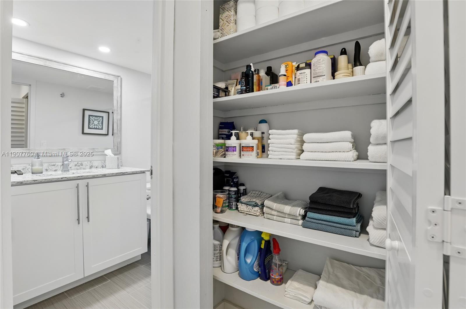 CORAL LAKE TOWER CONDO - Residential