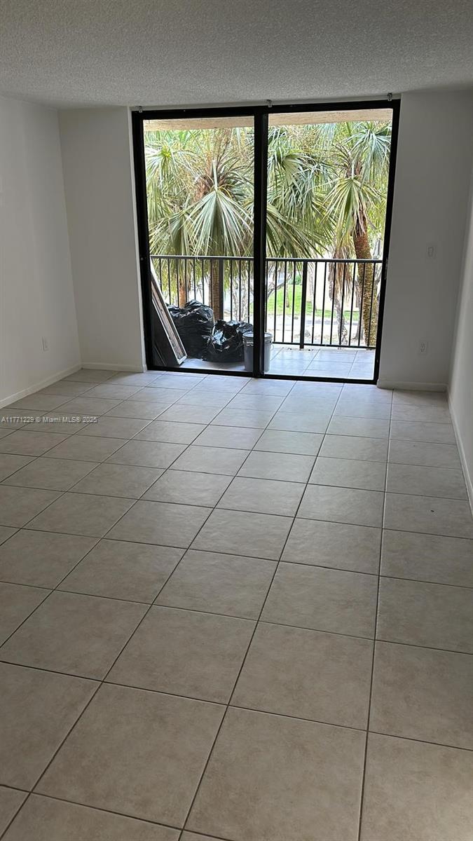 14321 N Kendall Dr 302F, Miami, Broward County, Florida - 1 Bedrooms  
1 Bathrooms - 