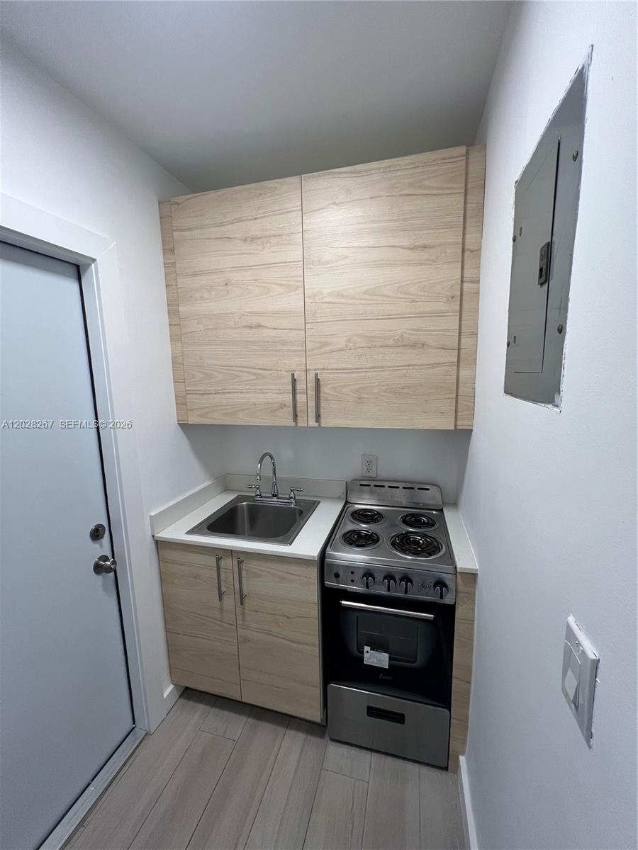 7035 NE 4th Ct 3