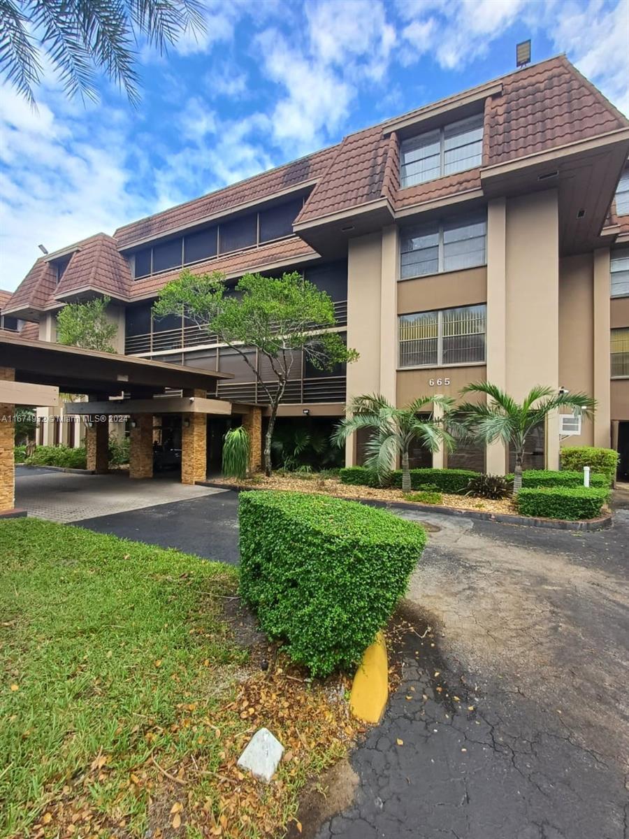 Rental Property at 665 Ne 195th St 119, Miami, Broward County, Florida - Bedrooms: 2 
Bathrooms: 2  - $2,350 MO.