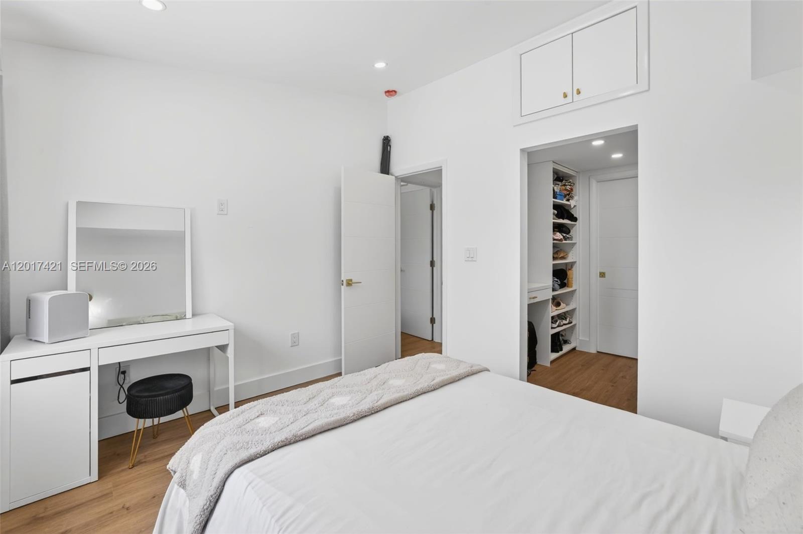 HOLLYWOOD GARDENS - Residential