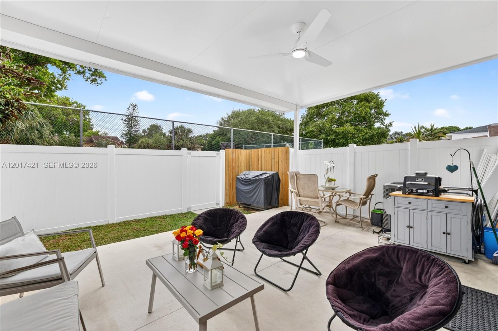HOLLYWOOD GARDENS - Residential