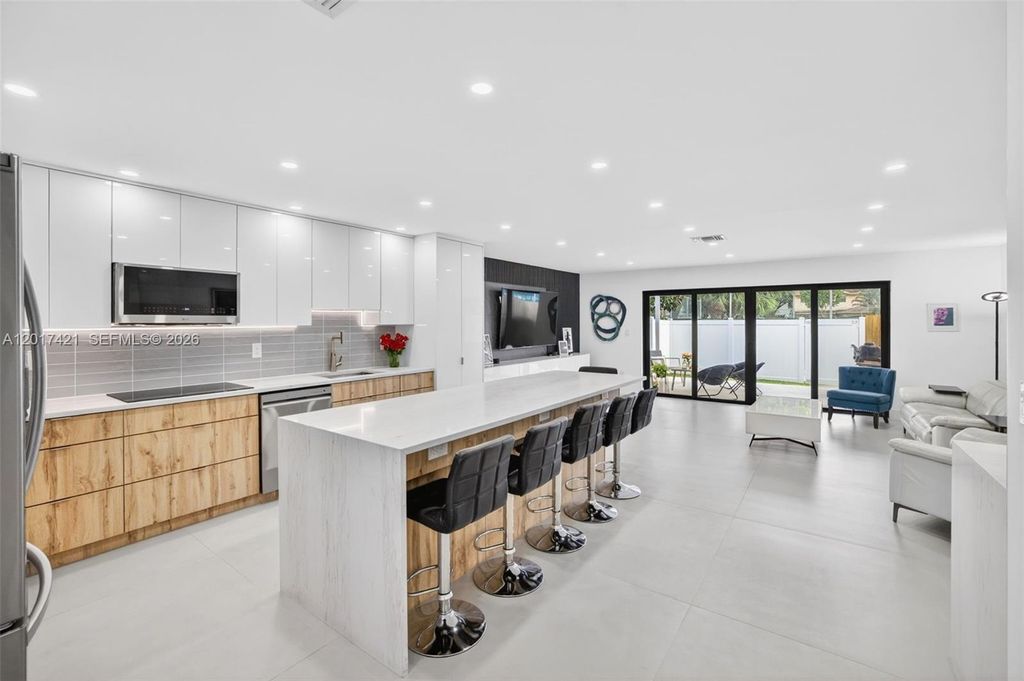 Photo of 3848 Atlanta St, Hollywood, FL 33021 (MLS # A12017421)