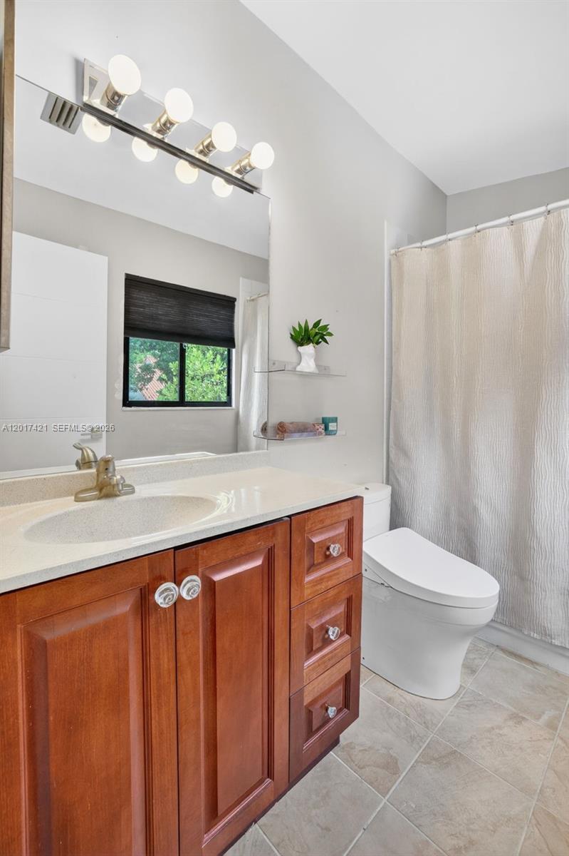 HOLLYWOOD GARDENS - Residential