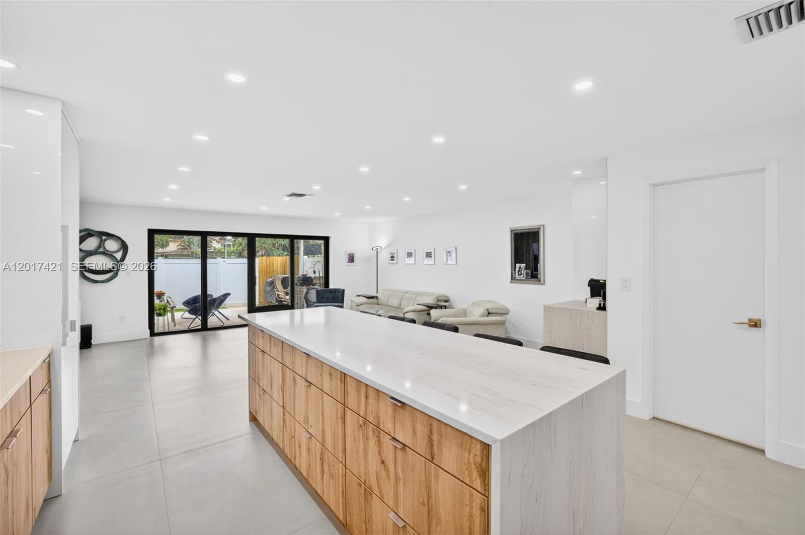 HOLLYWOOD GARDENS - Residential