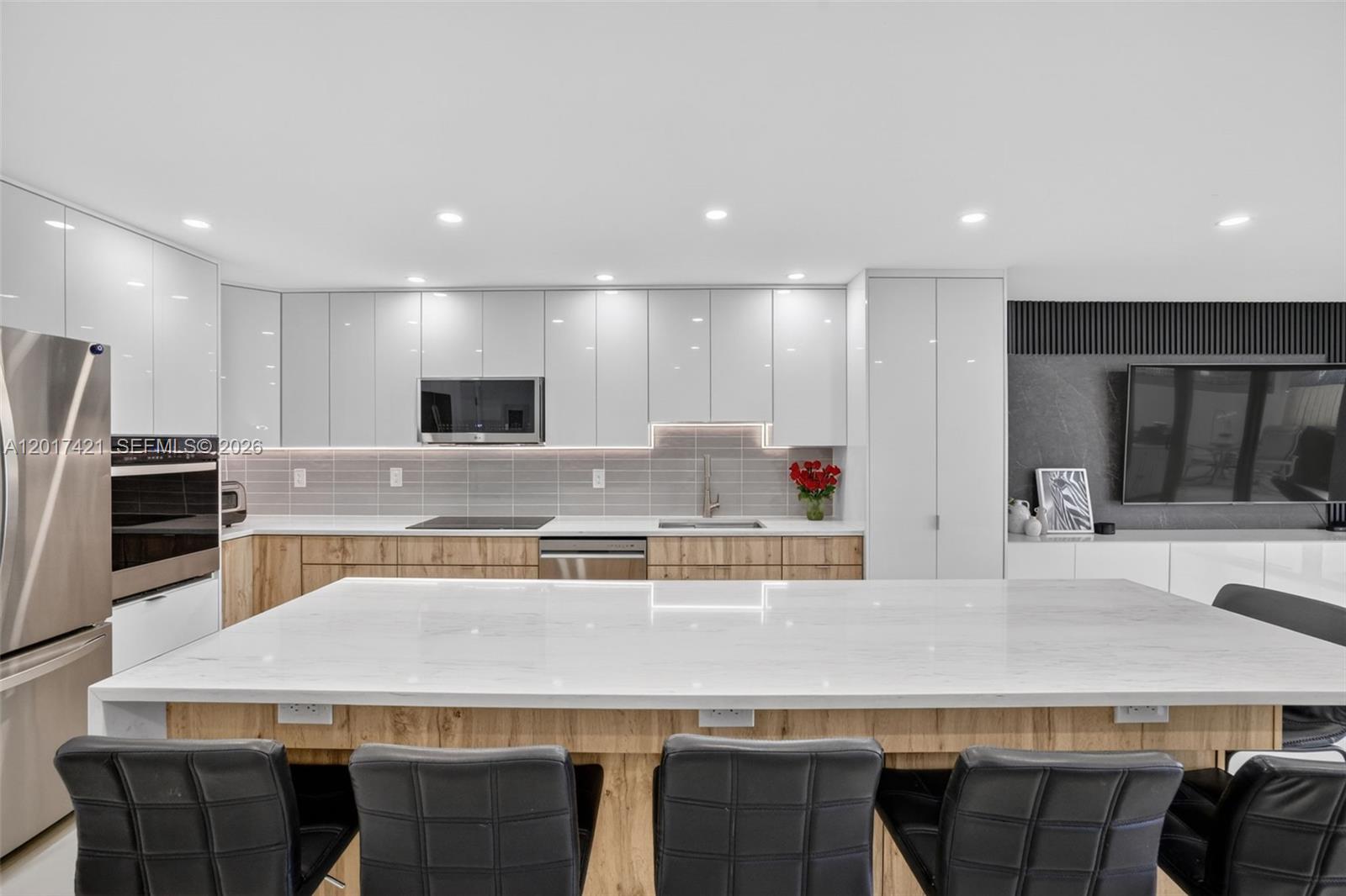 HOLLYWOOD GARDENS - Residential
