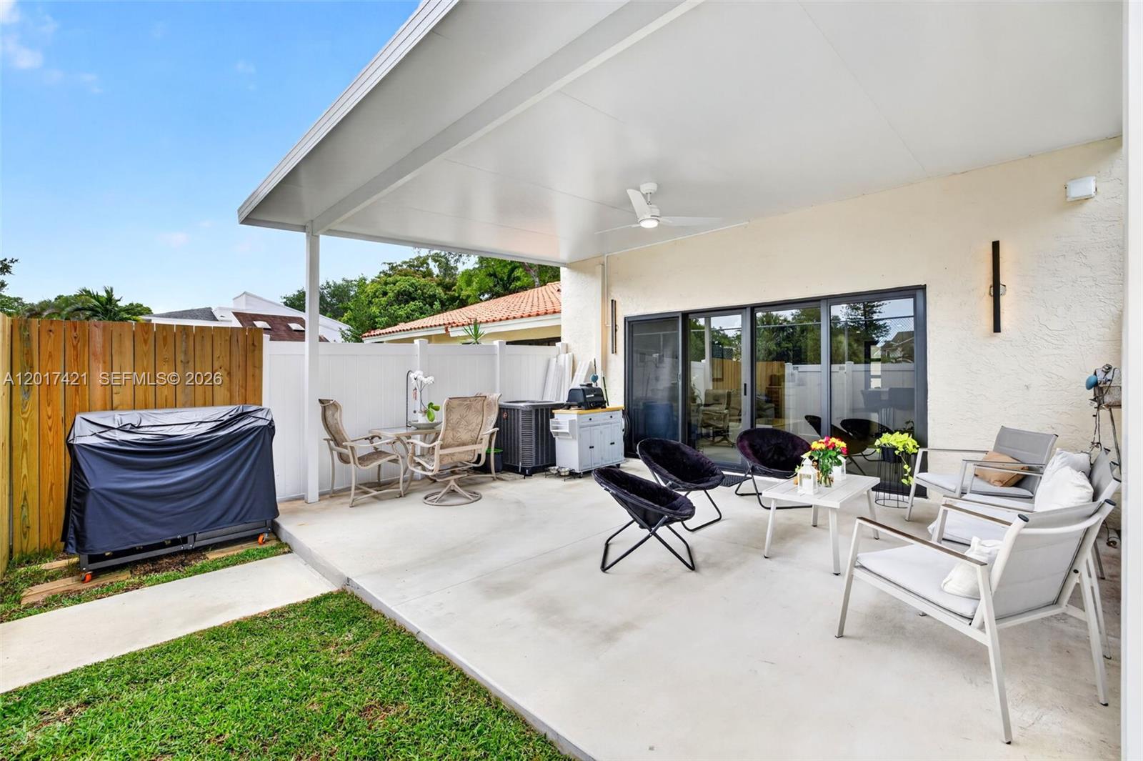 HOLLYWOOD GARDENS - Residential
