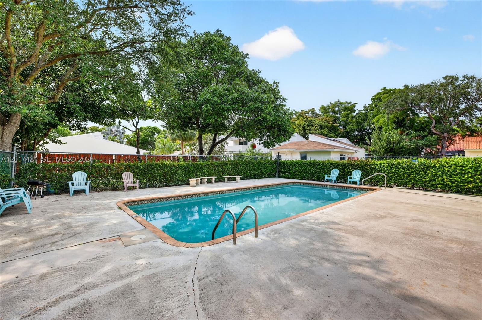 HOLLYWOOD GARDENS - Residential