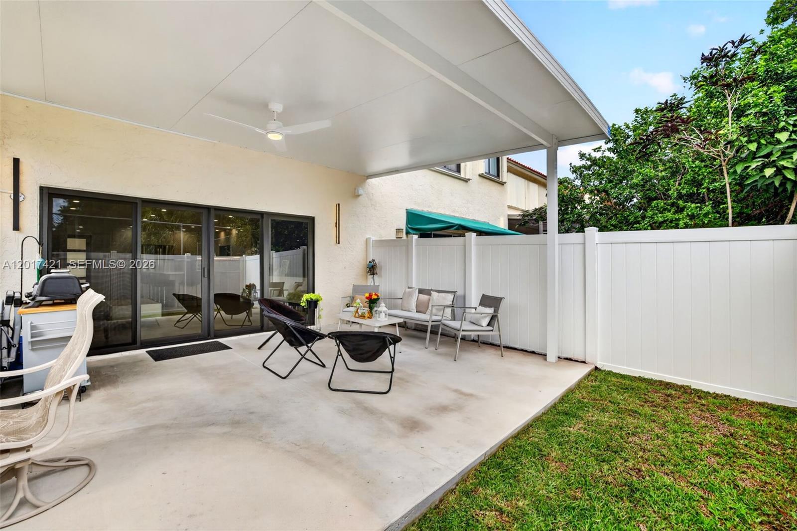 HOLLYWOOD GARDENS - Residential