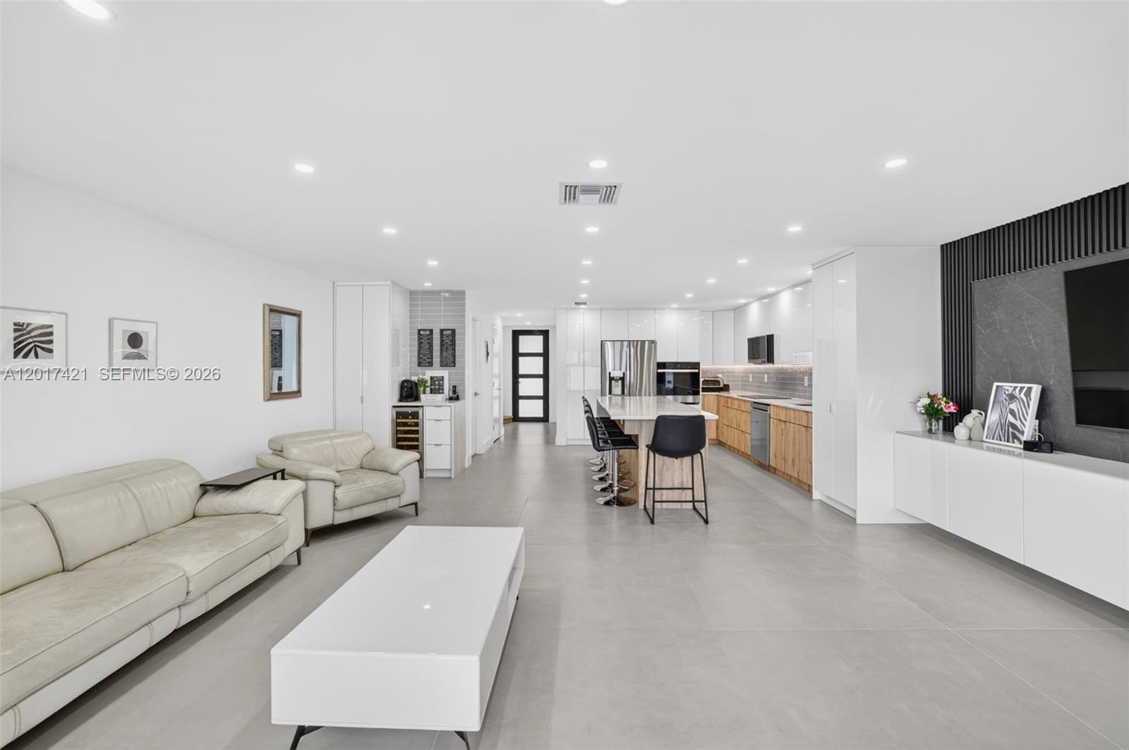 HOLLYWOOD GARDENS - Residential