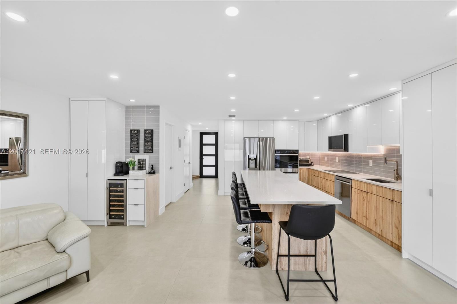 HOLLYWOOD GARDENS - Residential