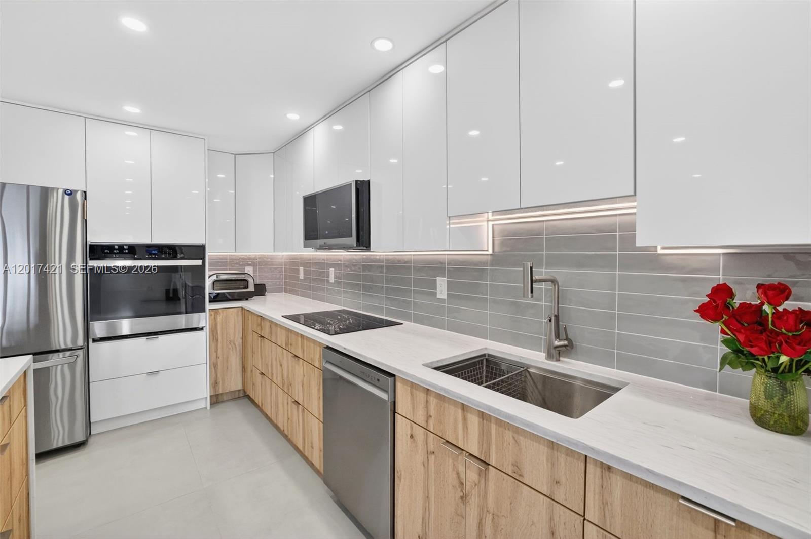 HOLLYWOOD GARDENS - Residential