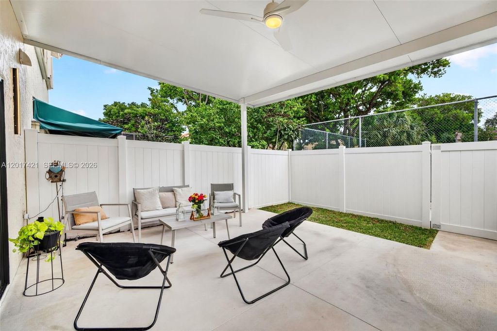 Photo of 3848 Atlanta St, Hollywood, FL 33021 (MLS # A12017421)