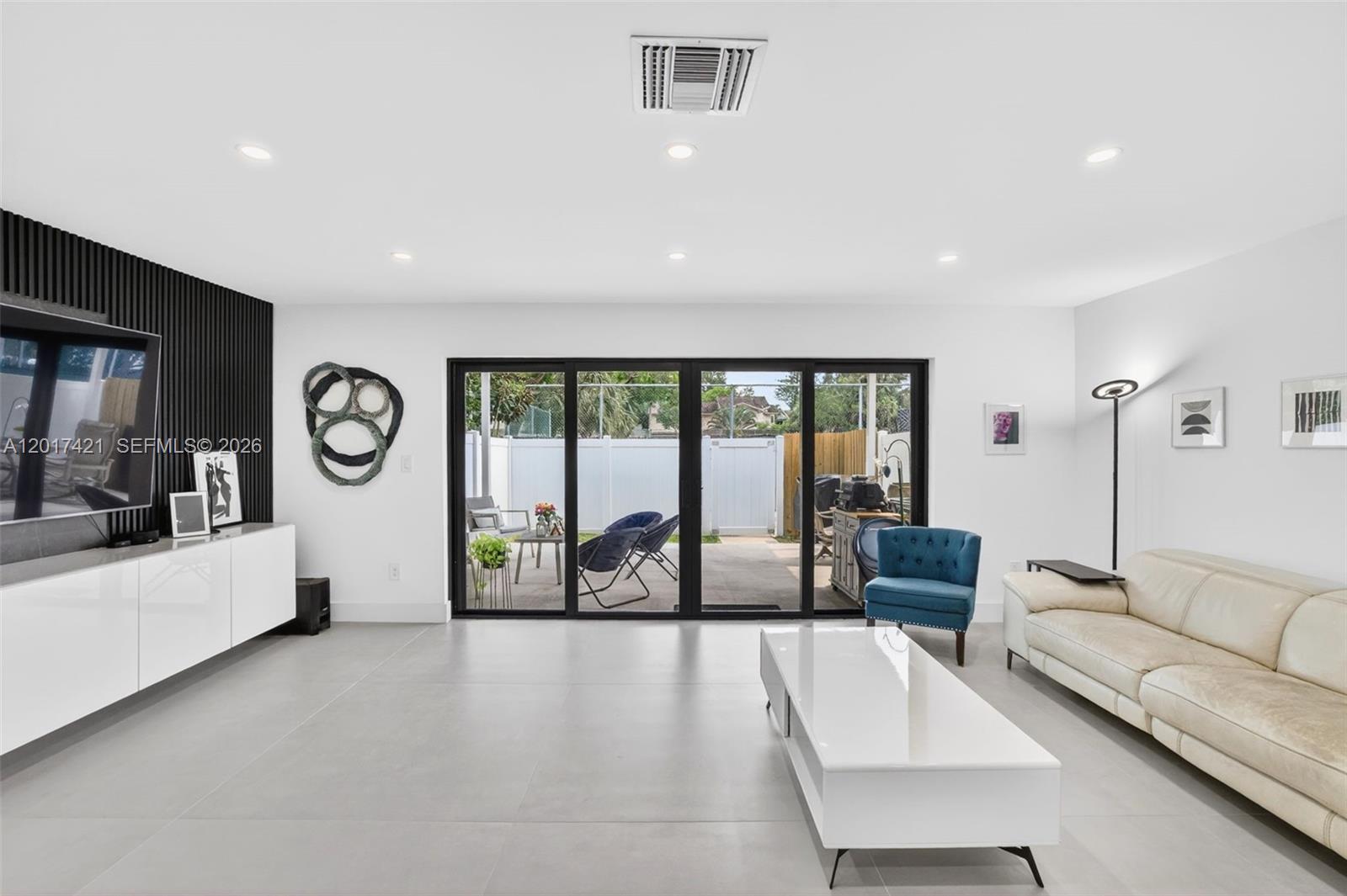 HOLLYWOOD GARDENS - Residential
