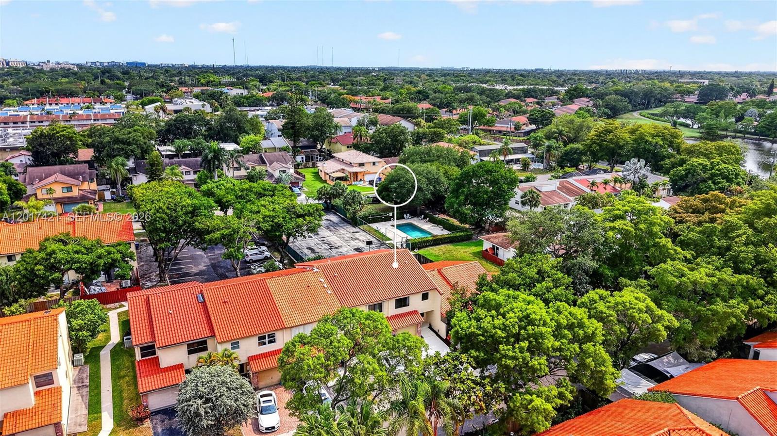 HOLLYWOOD GARDENS - Residential