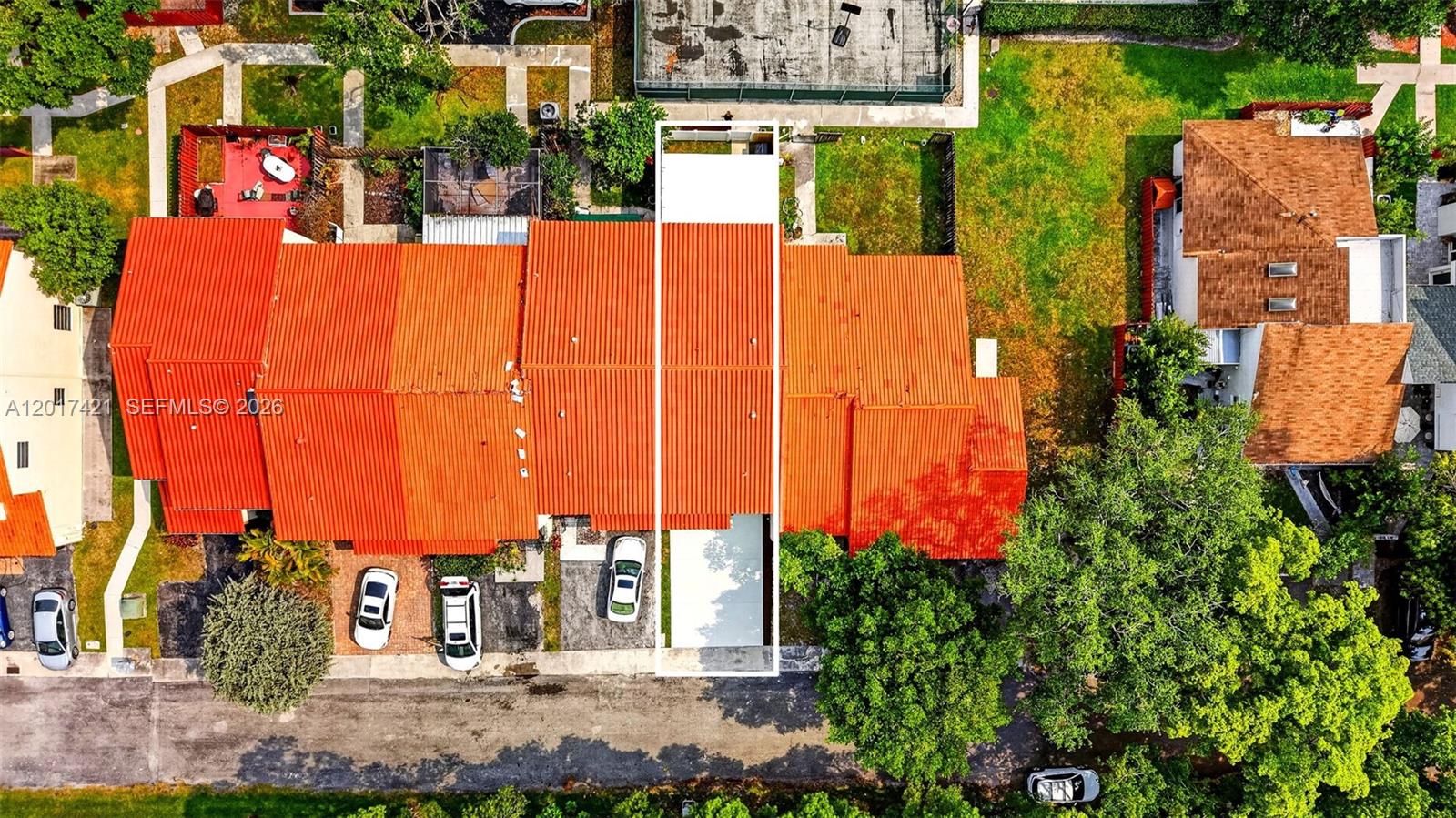HOLLYWOOD GARDENS - Residential