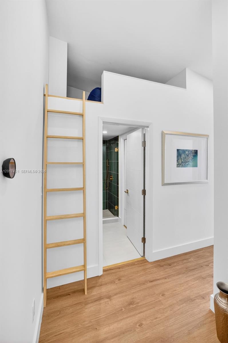 HOLLYWOOD GARDENS - Residential