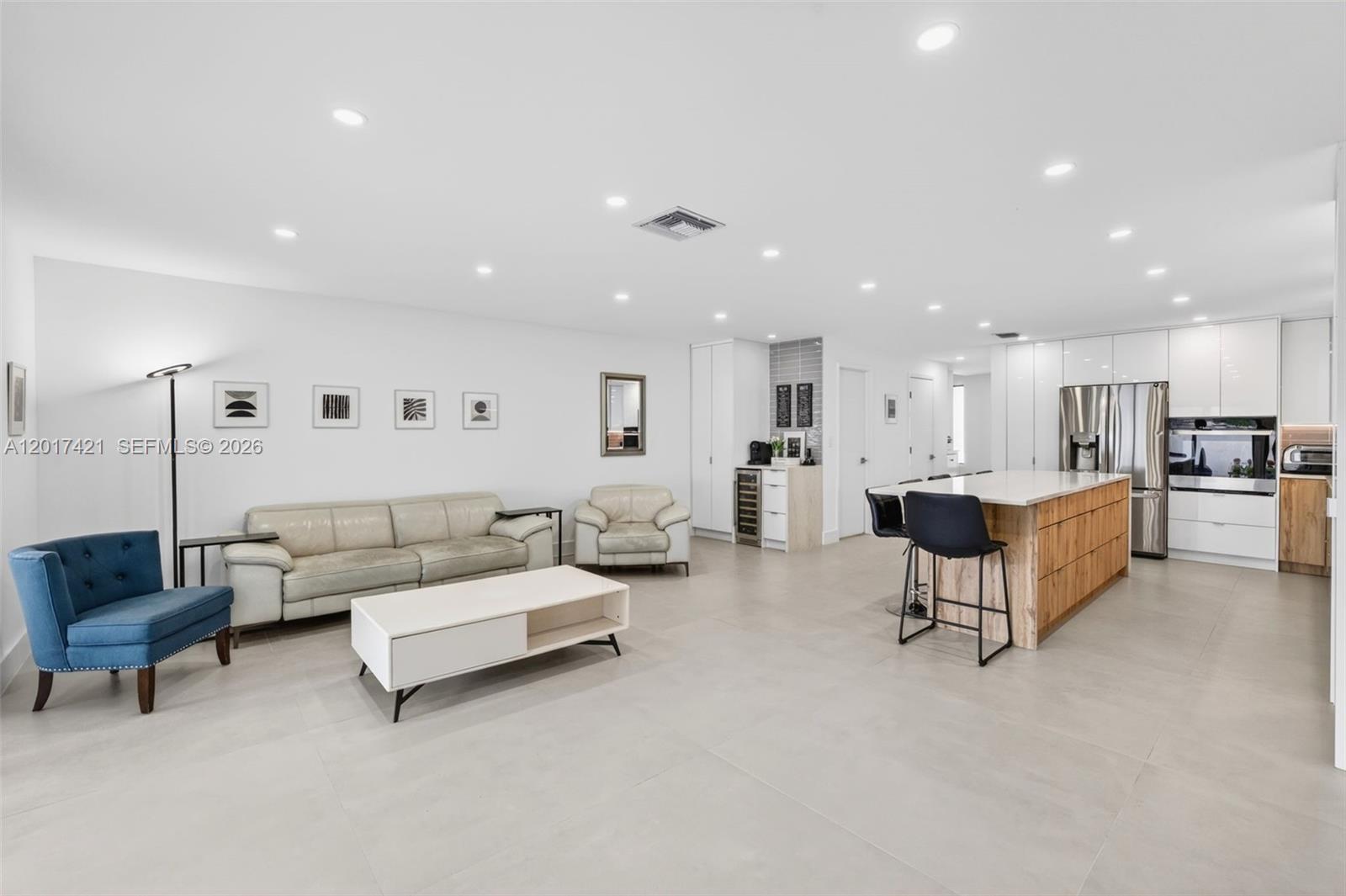 HOLLYWOOD GARDENS - Residential