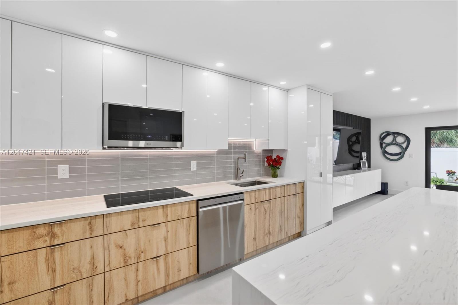 HOLLYWOOD GARDENS - Residential