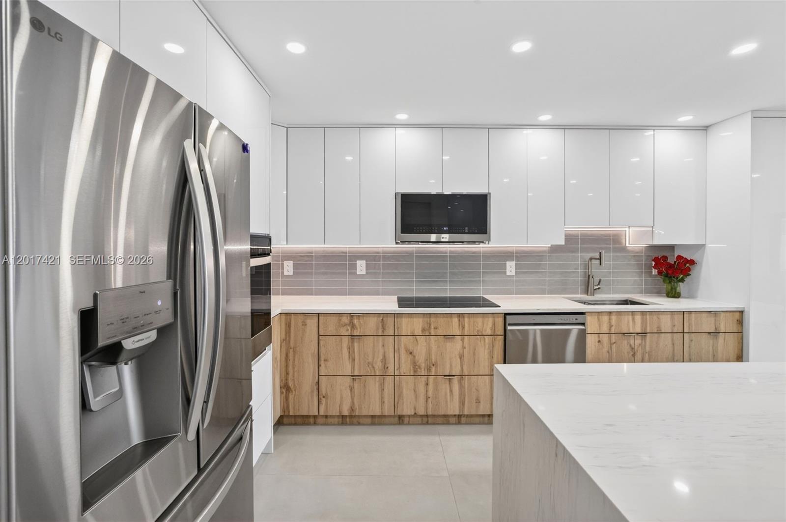 HOLLYWOOD GARDENS - Residential