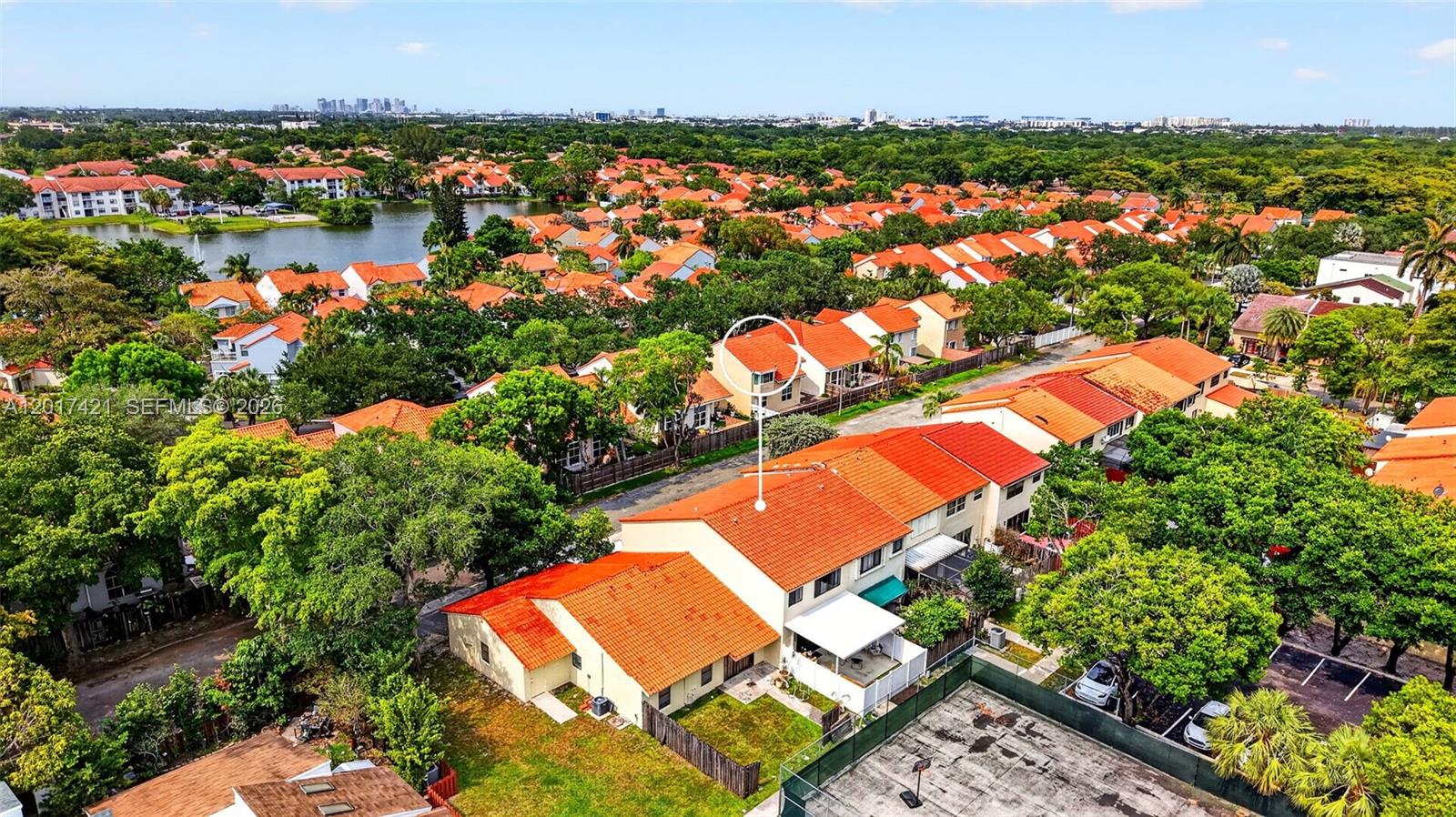 HOLLYWOOD GARDENS - Residential