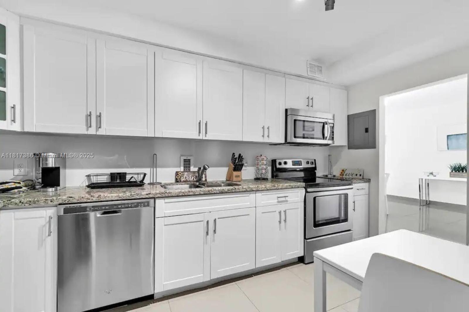 SIAN OCEAN RESIDENCES CON - Residential Lease