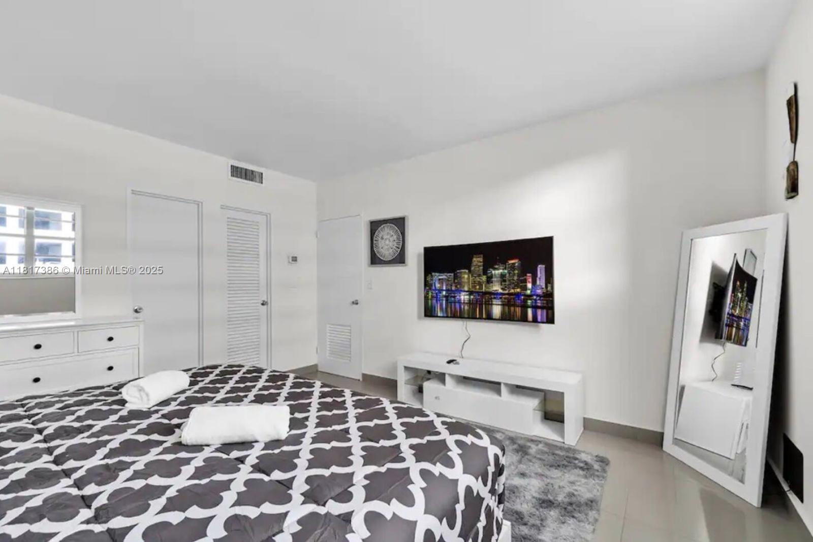 SIAN OCEAN RESIDENCES CON - Residential Lease