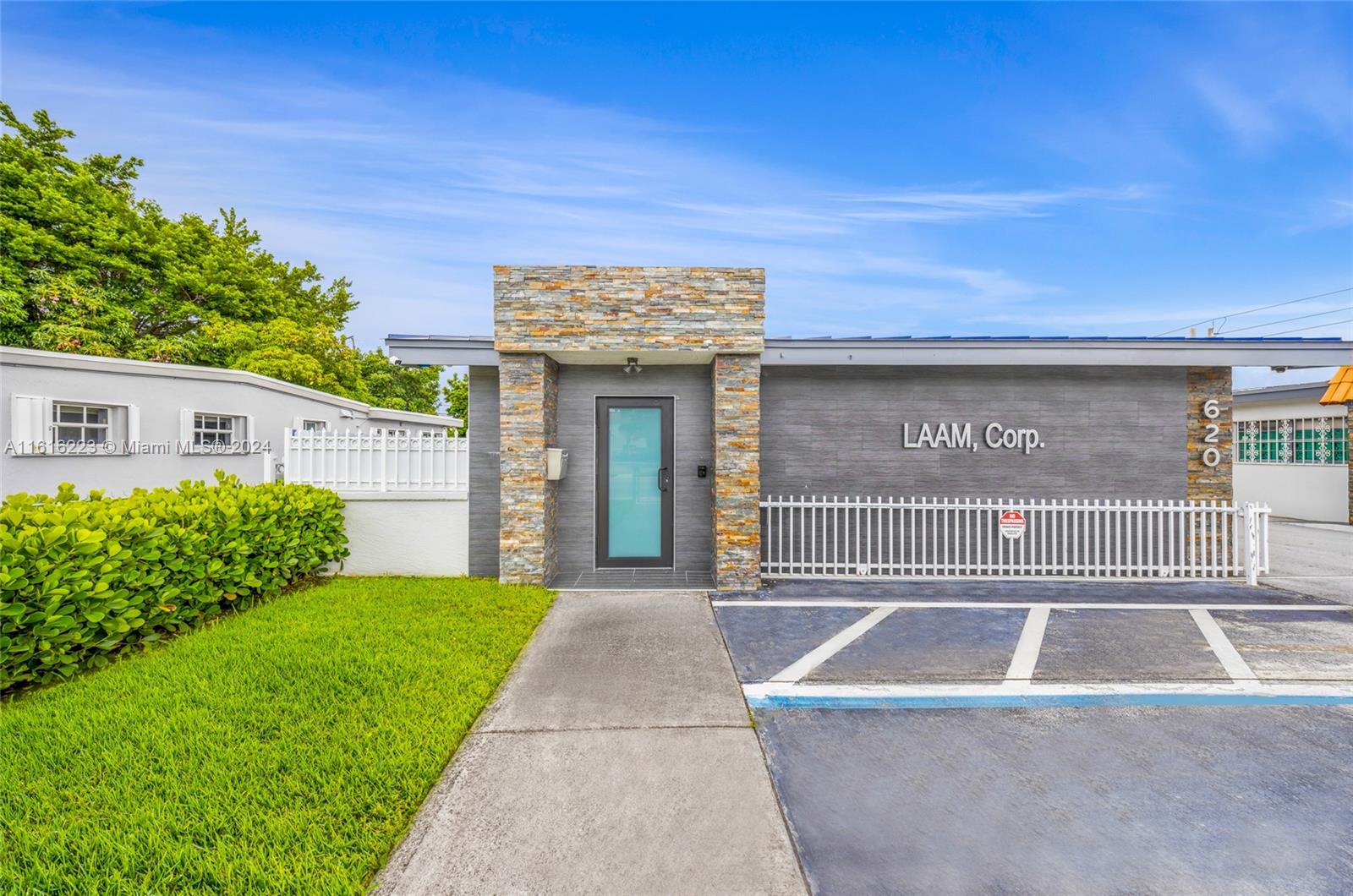 Be in central hub of dynamic Hialeah. high-traffic location guarantees exceptional visibility and convenient access for your clientele. The pristine condition and versatile layout create a welcoming environment perfect for various businesses and professional practices.
