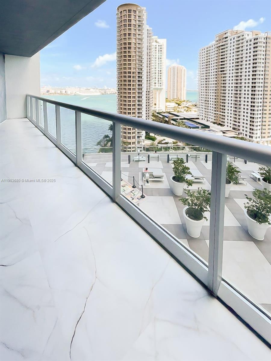 ICONBRICKELL CONDO NO 1 - Residential Lease