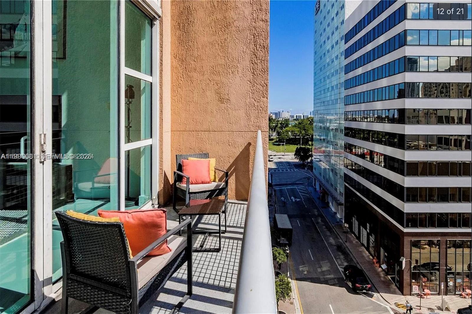 VIZCAYNE SOUTH CONDO - Residential