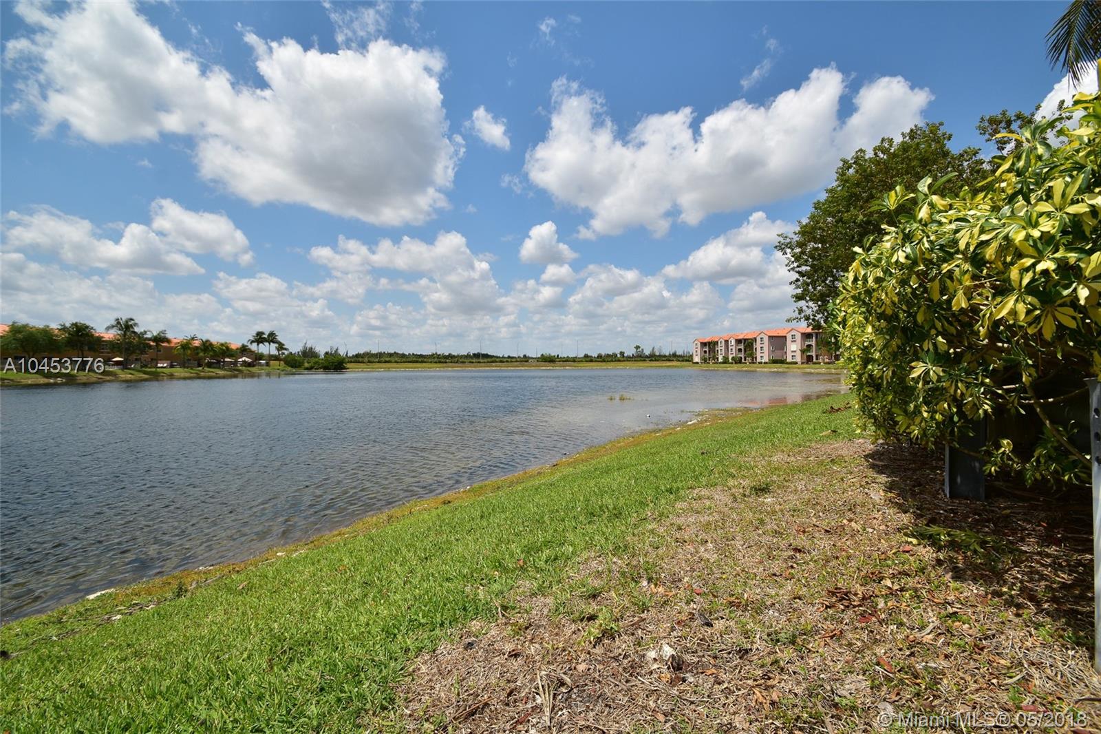 THE COURTS AT DORAL ISLES - Residential Lease