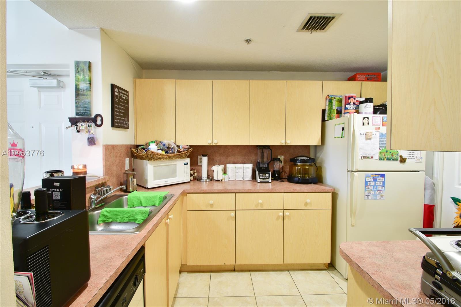 THE COURTS AT DORAL ISLES - Residential Lease