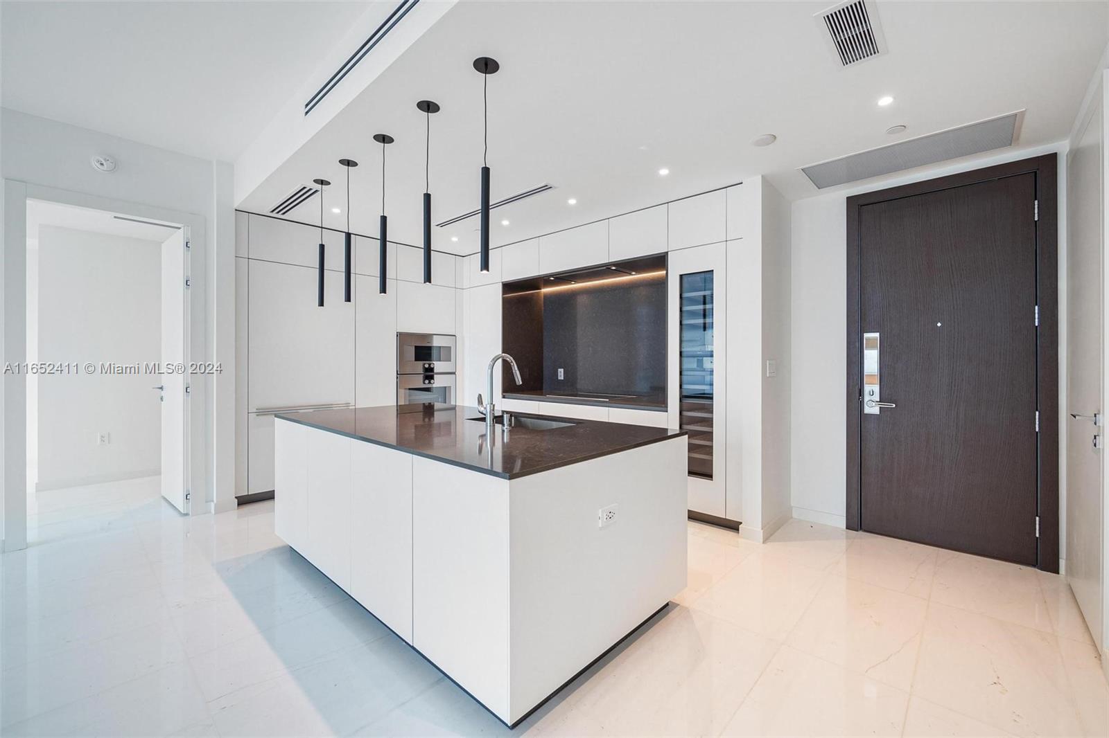 ASTON MARTIN - Residential