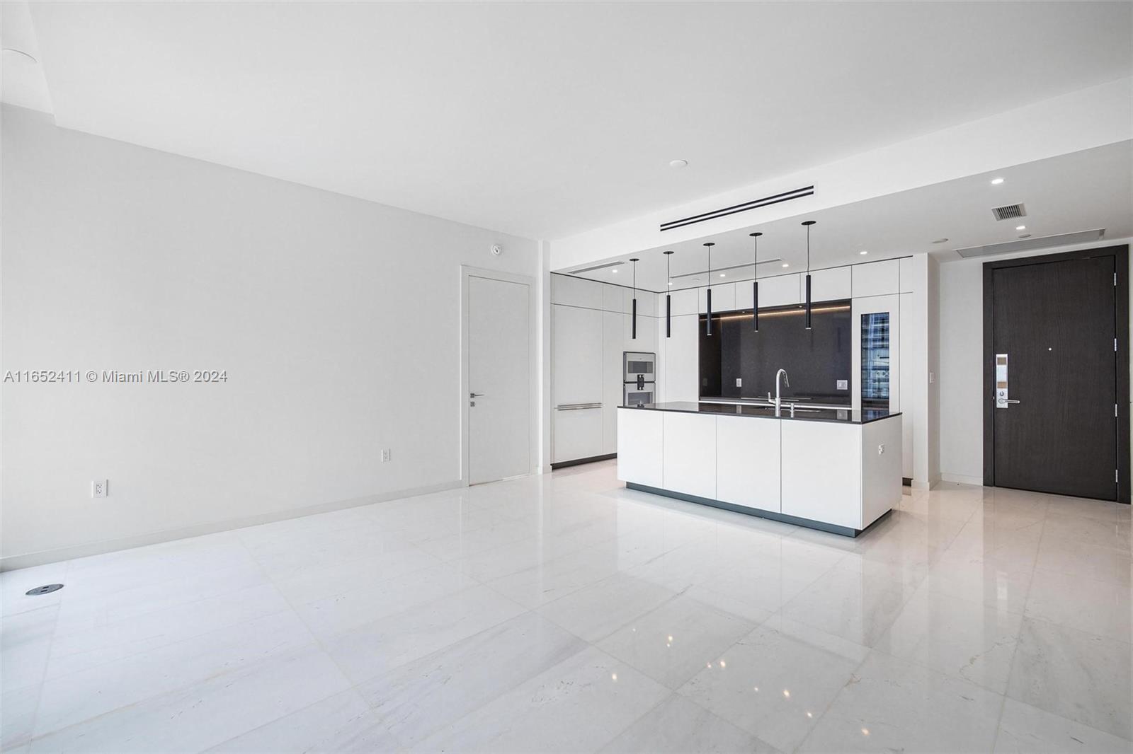 ASTON MARTIN - Residential