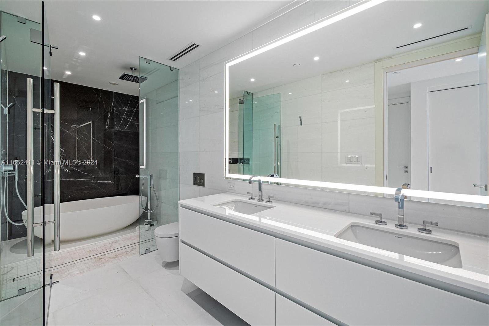 ASTON MARTIN - Residential