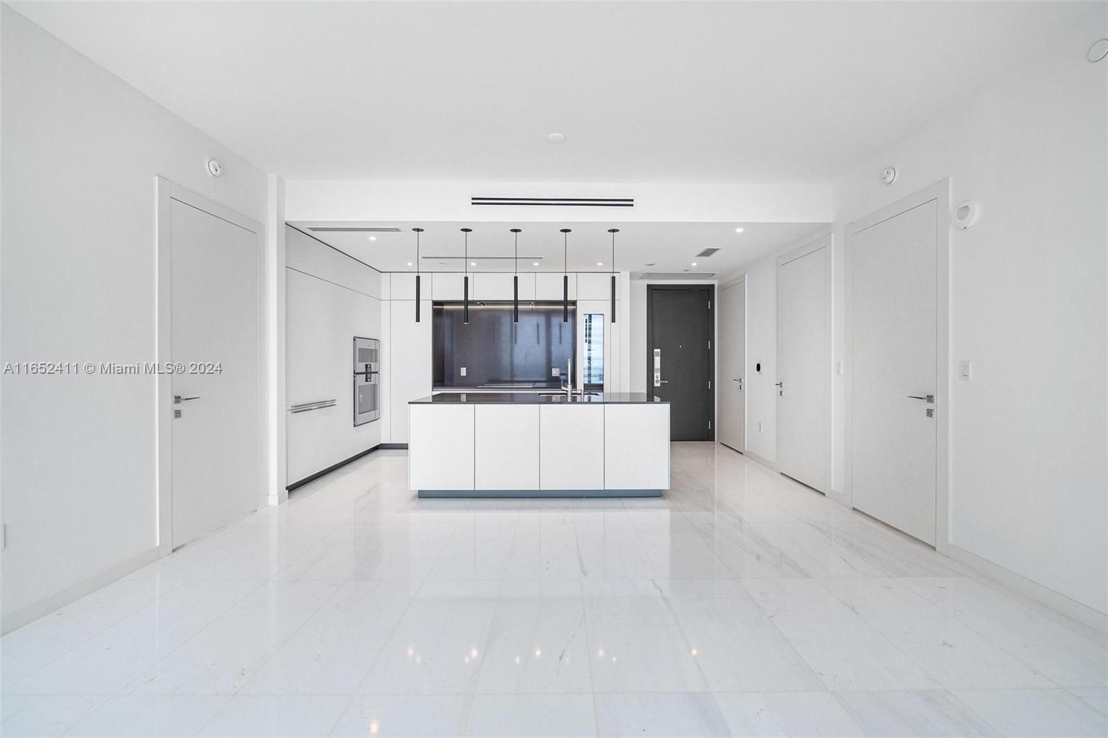 ASTON MARTIN - Residential