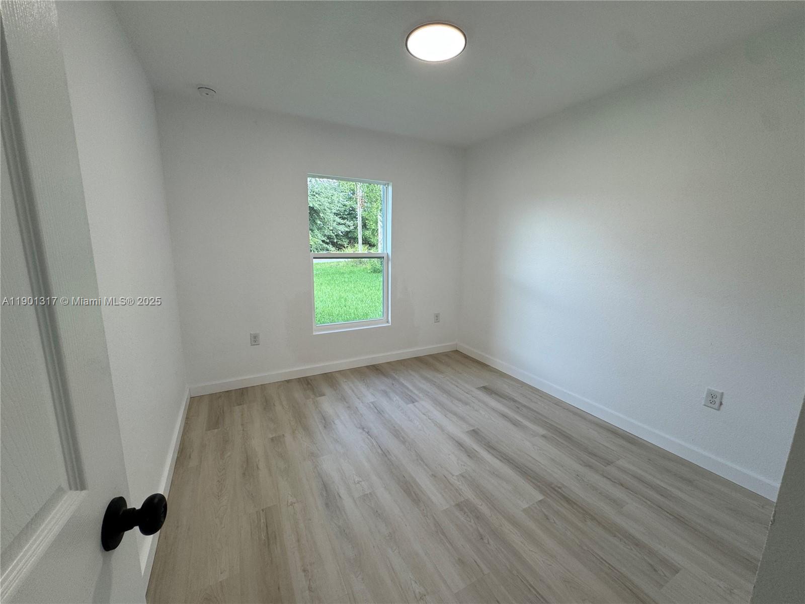 SILVER SPRINGS SHORES - Residential