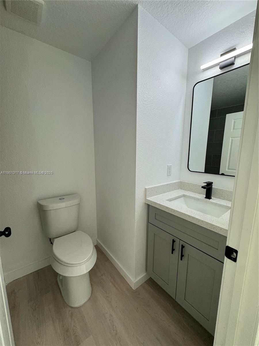 SILVER SPRINGS SHORES - Residential