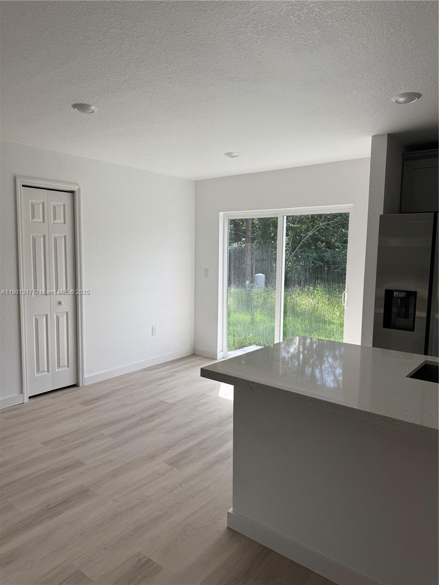 SILVER SPRINGS SHORES - Residential