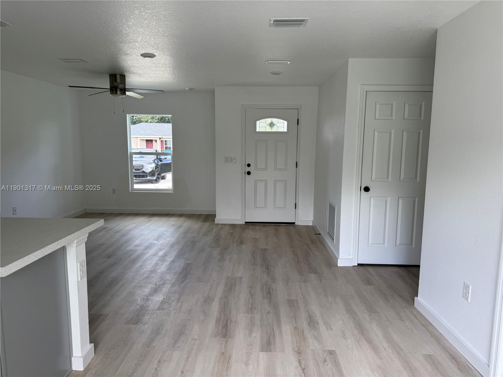 SILVER SPRINGS SHORES - Residential