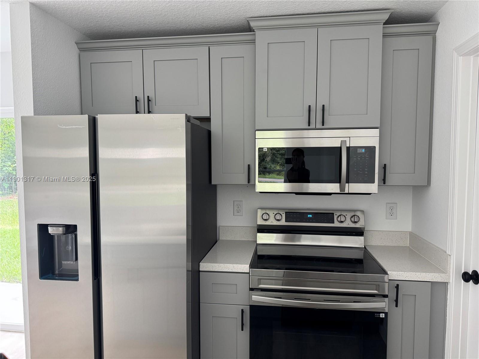 SILVER SPRINGS SHORES - Residential