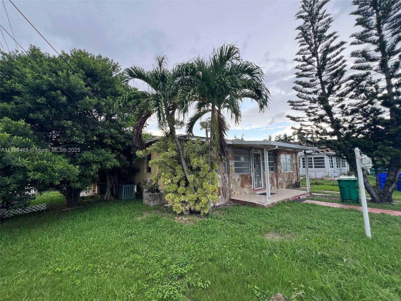 2798 SW 33rd Ave