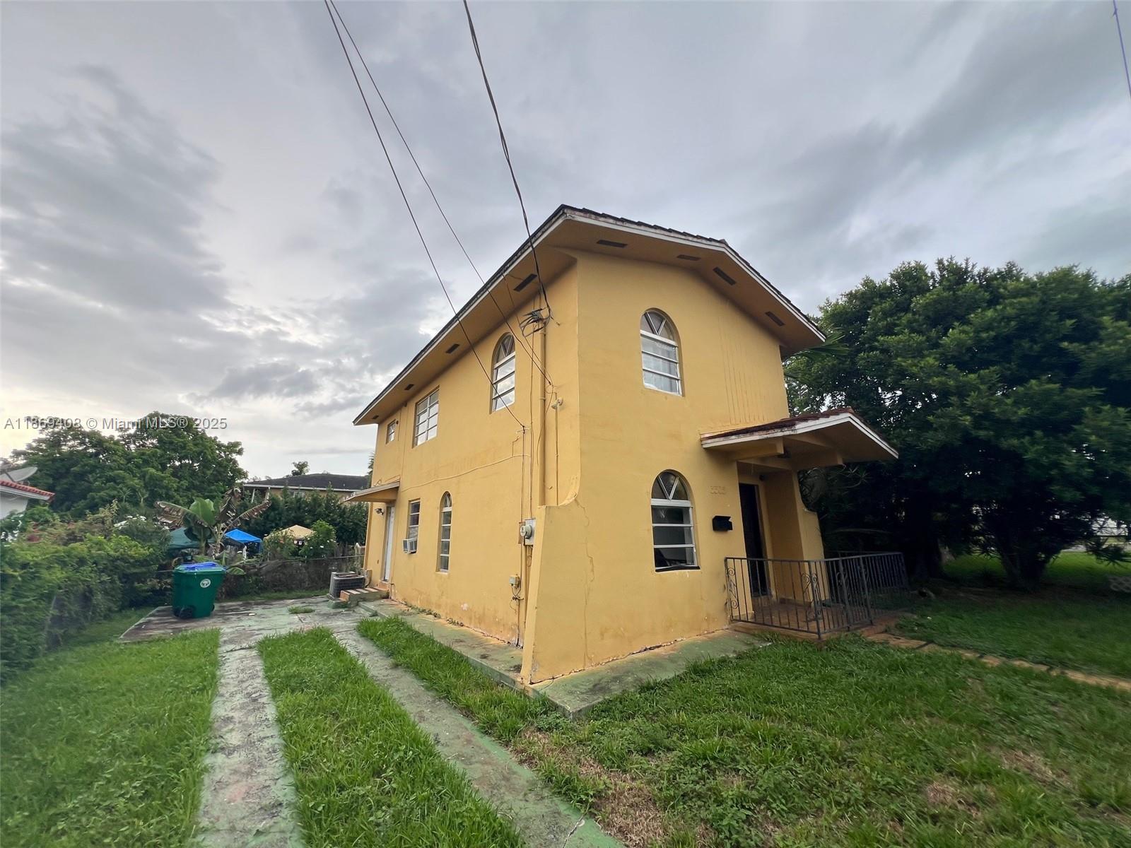 2798 SW 33rd Ave